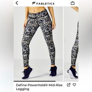 FABLETICS, size 2X, black and white